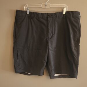 Greg Norman Men's Charcoal  Black Shorts